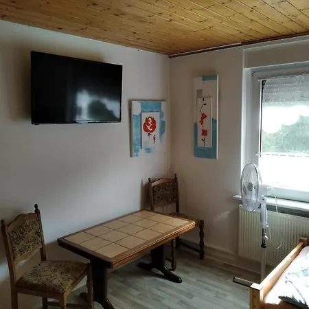 Apartment Sowade - Alle Mit Bad Und Eigener Küche Nebra