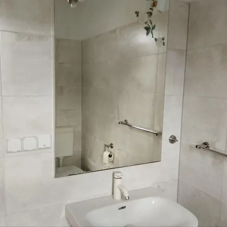 Sowade - Alle Mit Bad Und Eigener Kueche Nebra